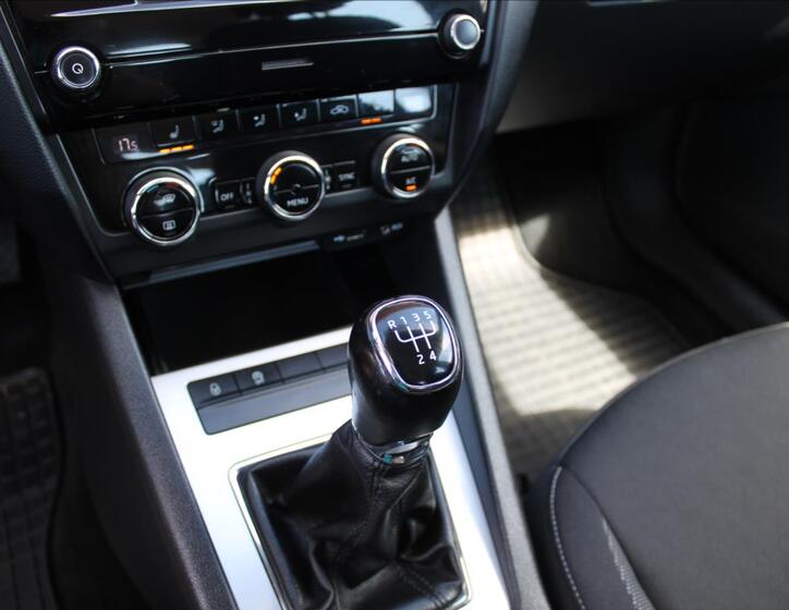 Škoda Octavia 16