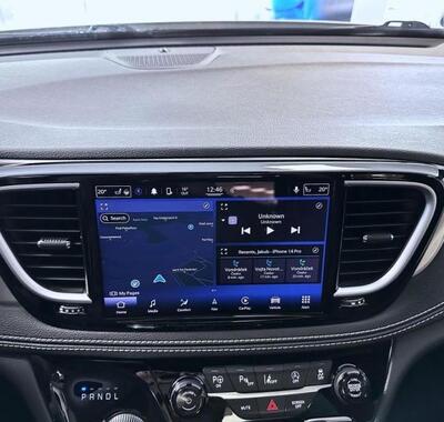 Chrysler Pacifica 13