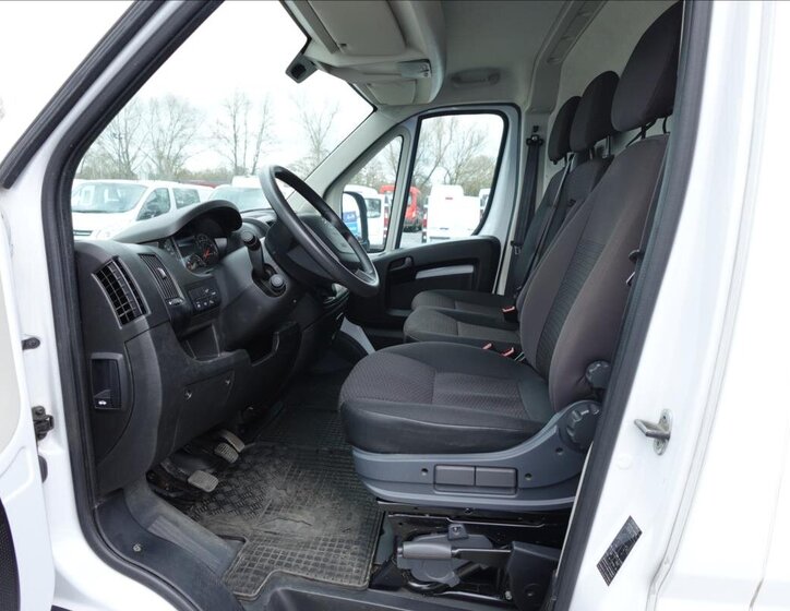 Peugeot Boxer Ostatní 2,2 l 121 kw
