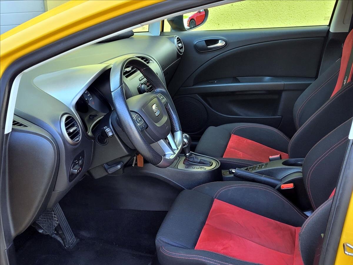 Seat Leon Hatchback 2,0 l 185 kw