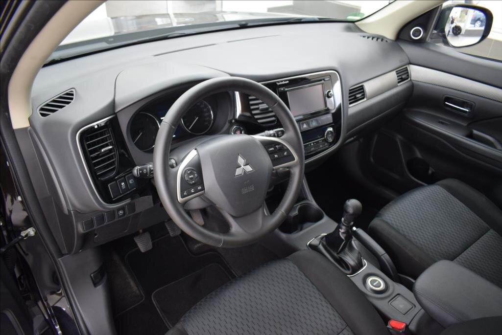 Mitsubishi Outlander SUV 2,3 l 110 kw