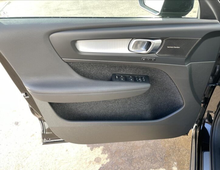 Volvo XC40 SUV 2,0 l 145 kw