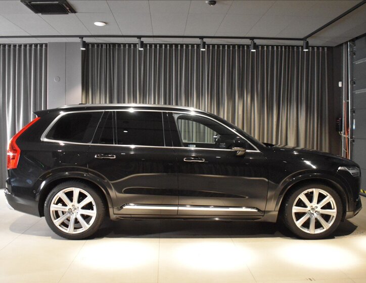 Volvo XC90 SUV 2,0 l 165 kw
