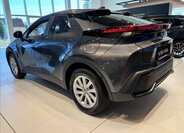 Toyota C-HR SUV 1,8 l 103 kw