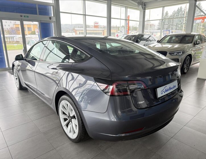 Tesla Model 3 Sedan / Limuzína 0,0 366 kw