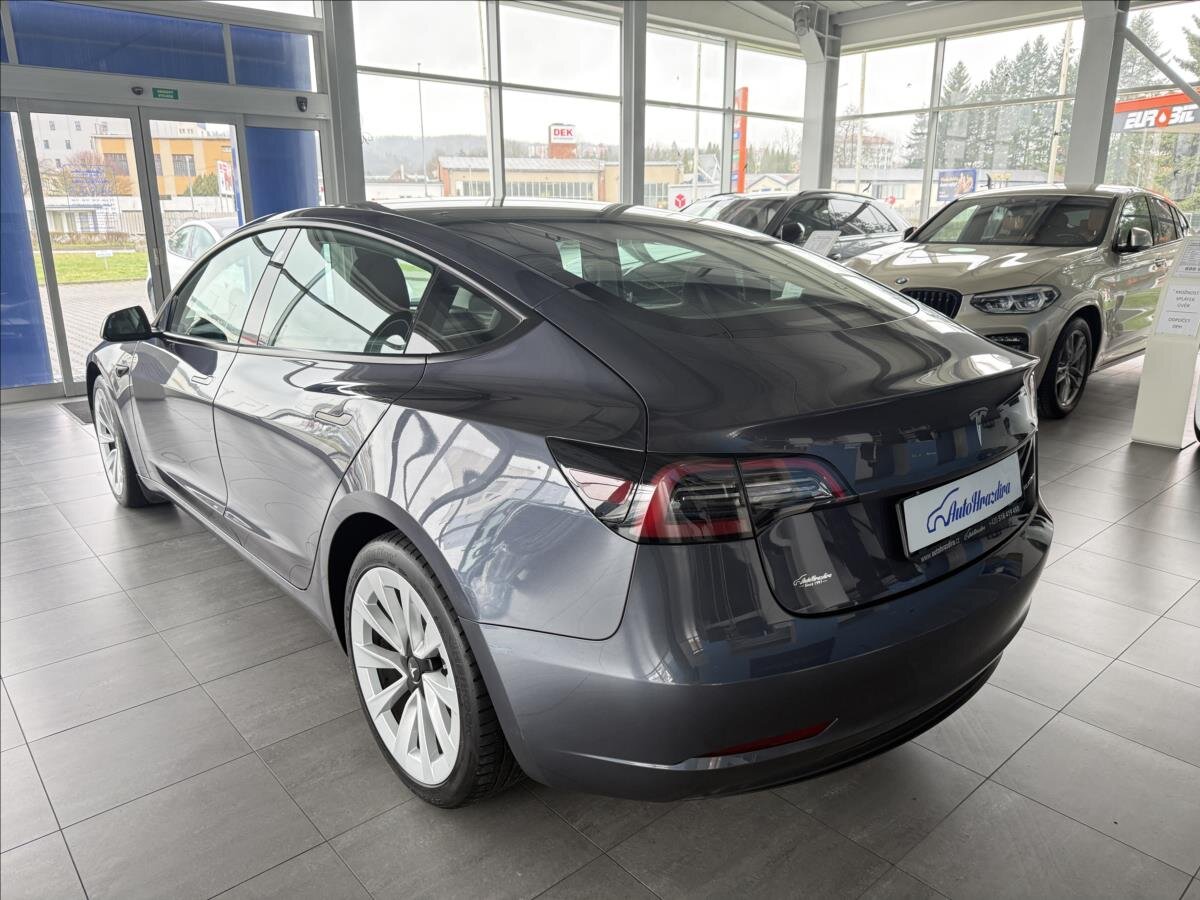 Tesla Model 3 Sedan / Limuzína 0,0 366 kw