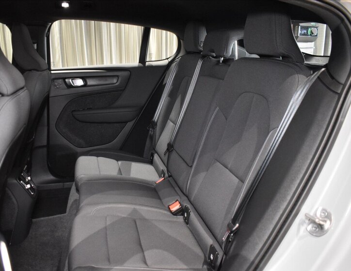 Volvo C40 SUV / Terénní 0,0 185 kw