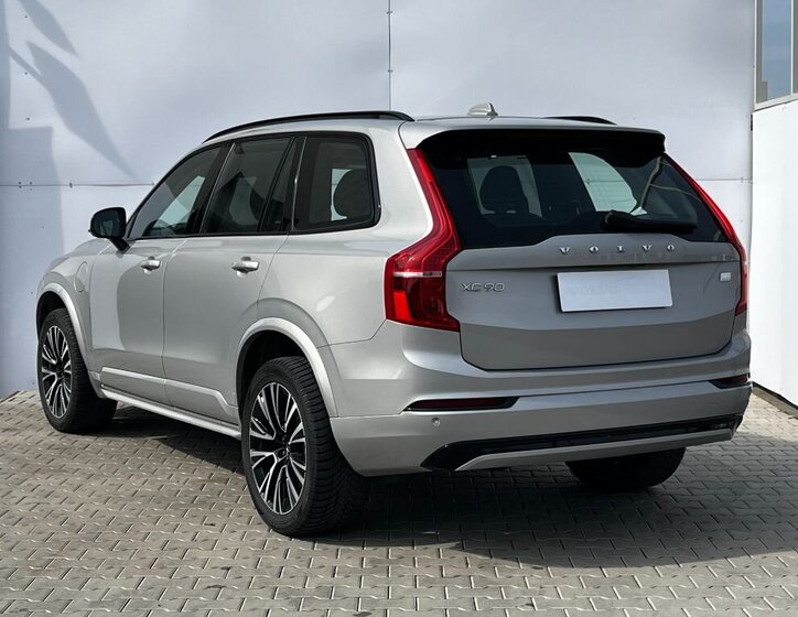 Volvo XC90 SUV / Terénní 2,0 l 335 kw