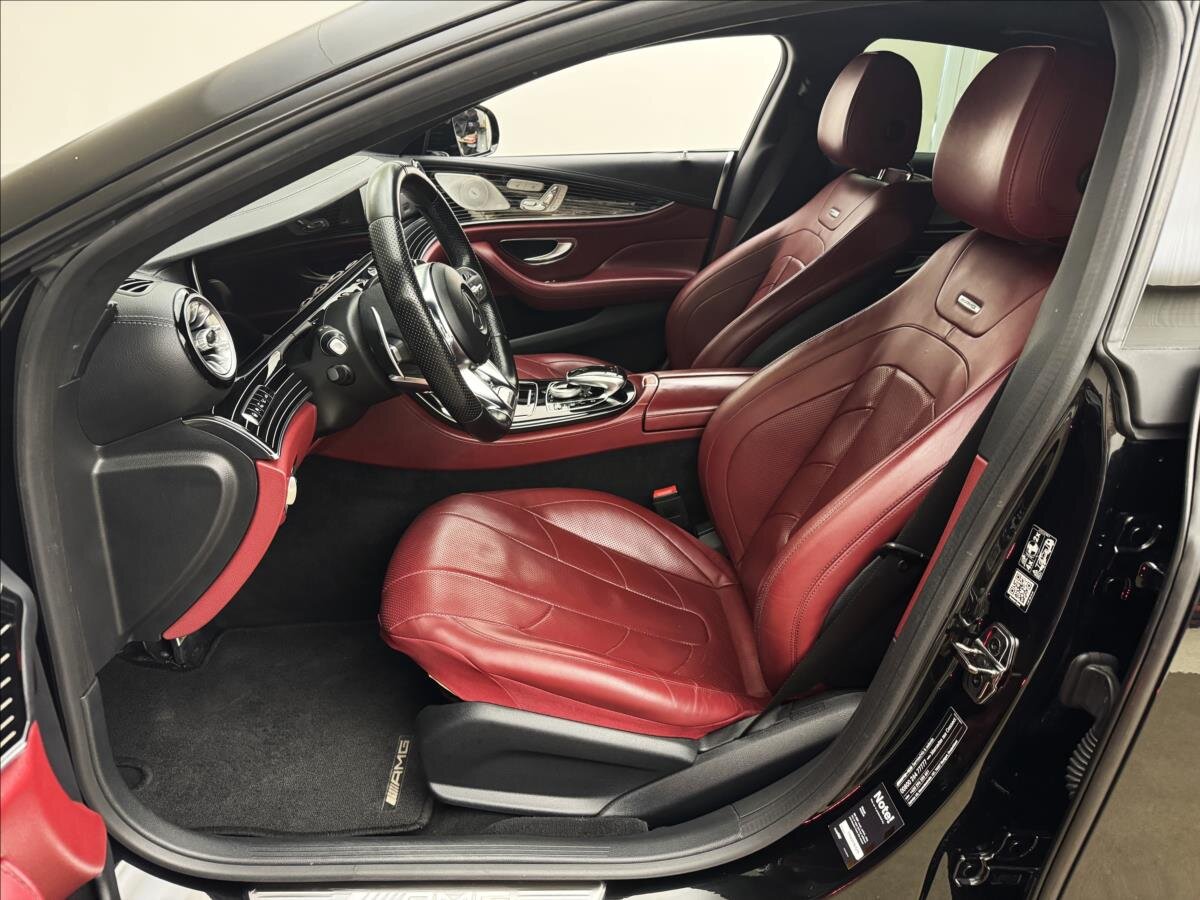 Mercedes-Benz CLS Sedan 3,0 l 320 kw