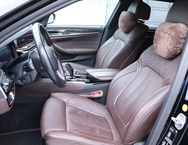 BMW Řada 5 Kombi 3,0 l 250 kw