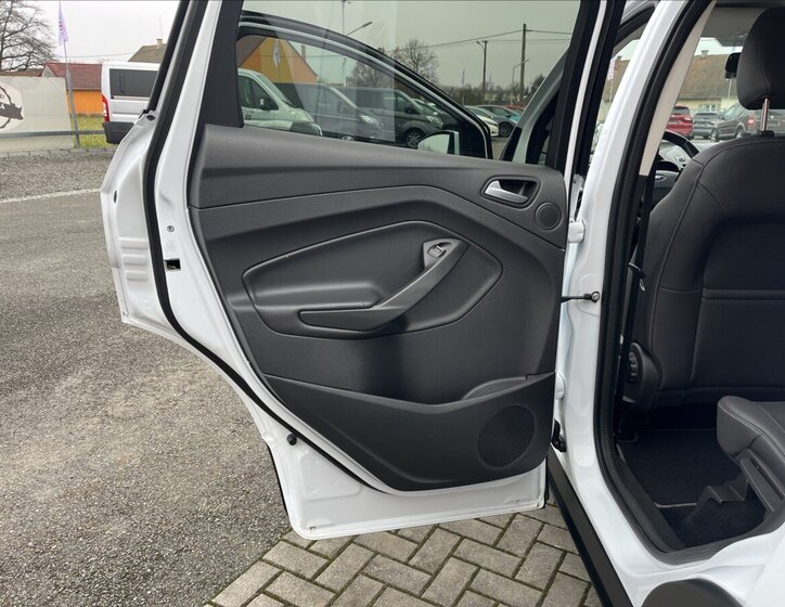 Ford Kuga Kombi 2,0 l 132 kw