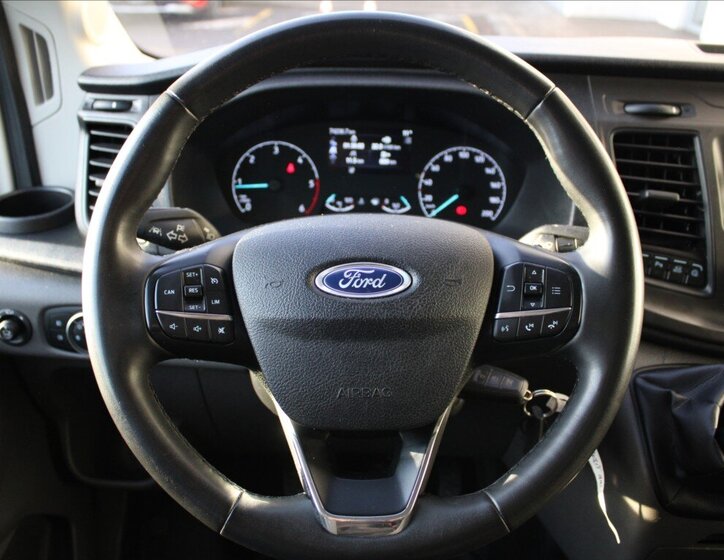Ford Transit 7