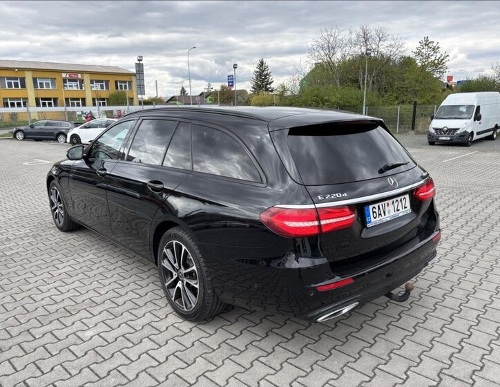 Mercedes-Benz Třídy E Kombi 2,0 l 143 kw