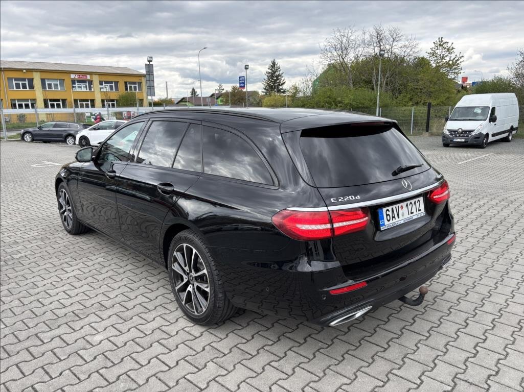Mercedes-Benz Třídy E Kombi 2,0 l 143 kw