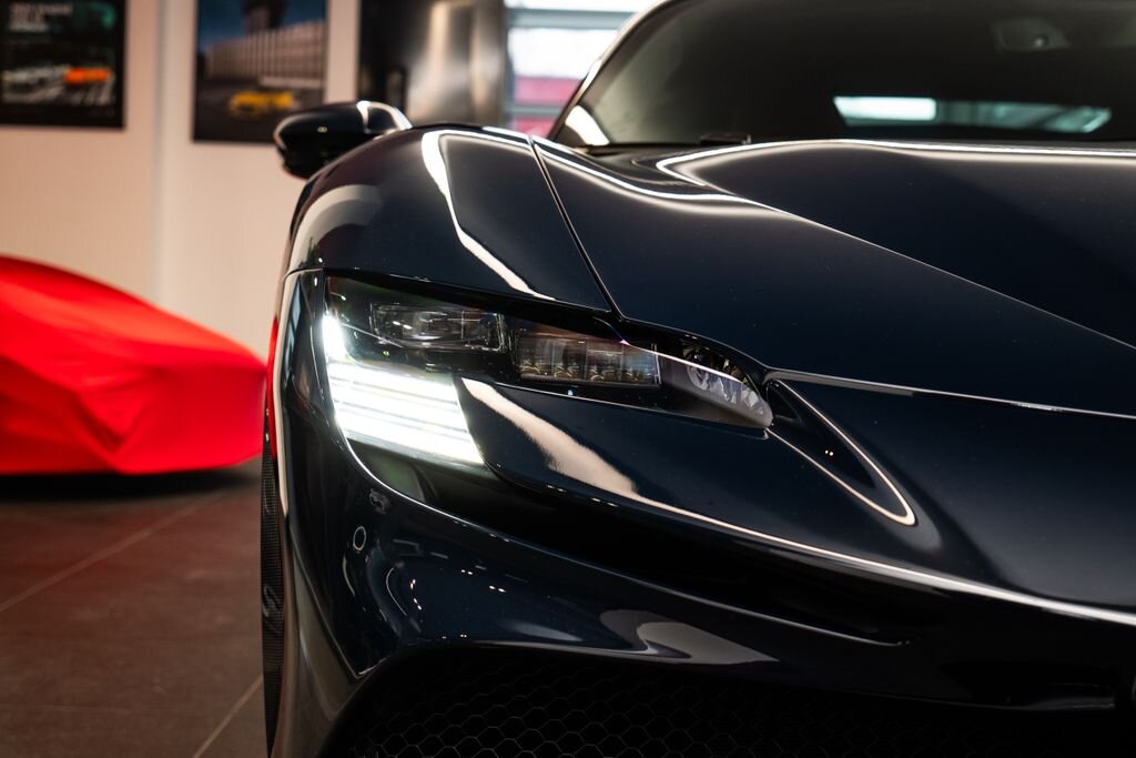 Ferrari SF90 Kupé 4,0 l 736 kw