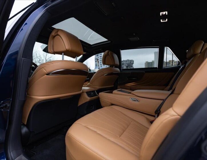 Lexus LS 500h Sedan / Limuzína 3,5 l 264 kw