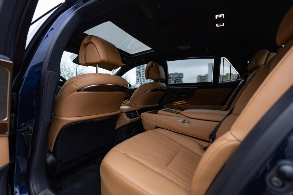 Lexus LS 500h Sedan / Limuzína 3,5 l 264 kw