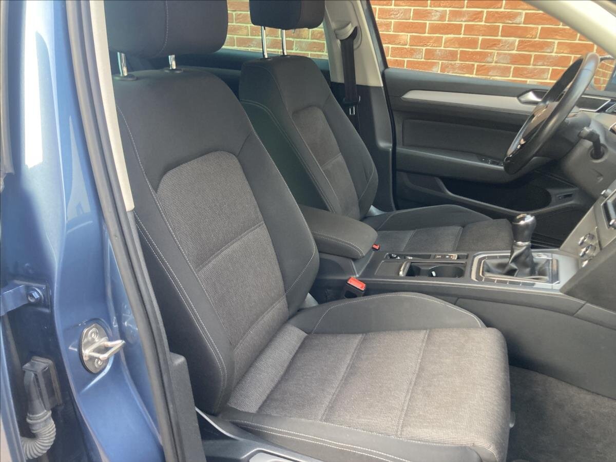 Volkswagen Passat Kombi 1,4 l 110 kw