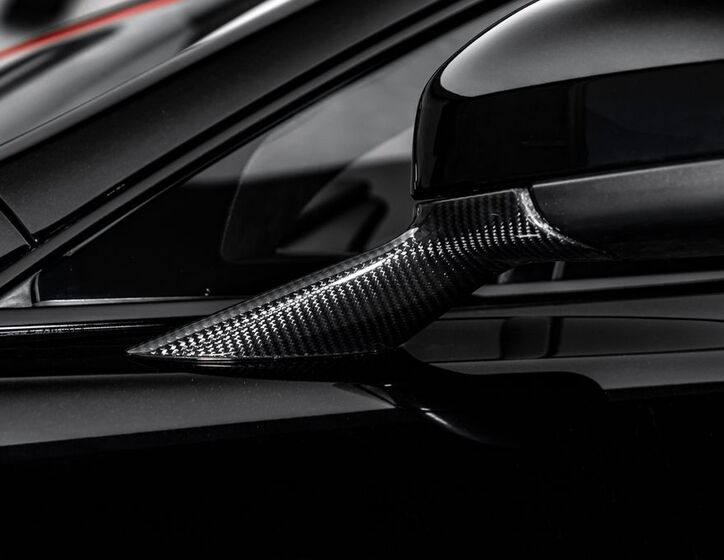 Aston Martin Vanquish 17