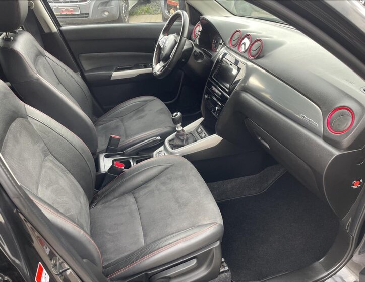 Suzuki Vitara SUV 1,4 l 103 kw