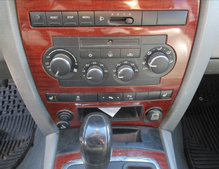 Jeep Grand Cherokee 16