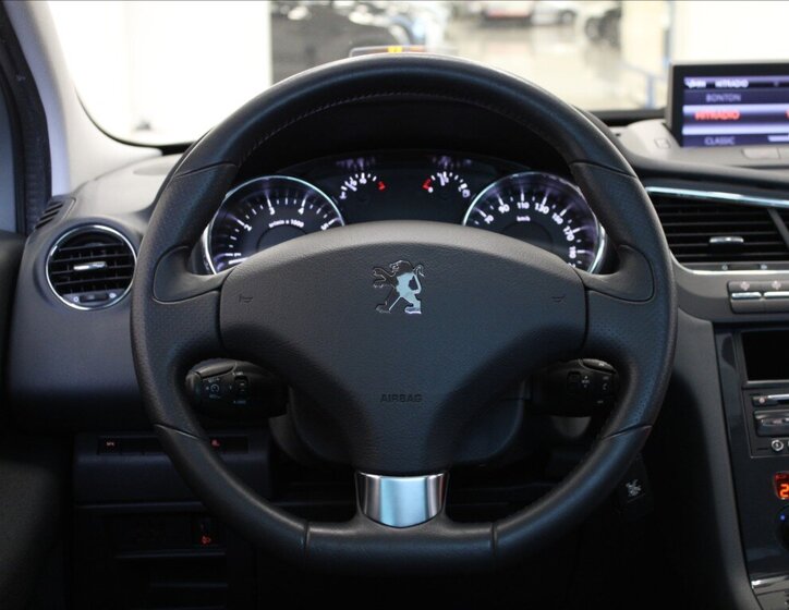Peugeot 5008 9