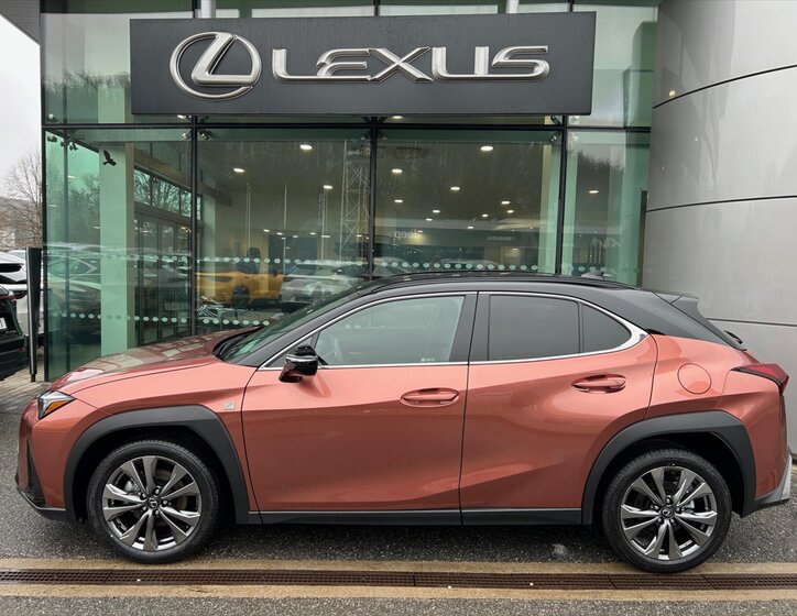 Lexus UX 300h SUV / Terénní 2,0 l 135 kw
