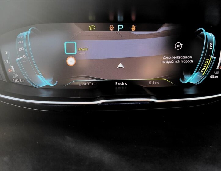 Peugeot 3008 SUV 1,6 l 133 kw