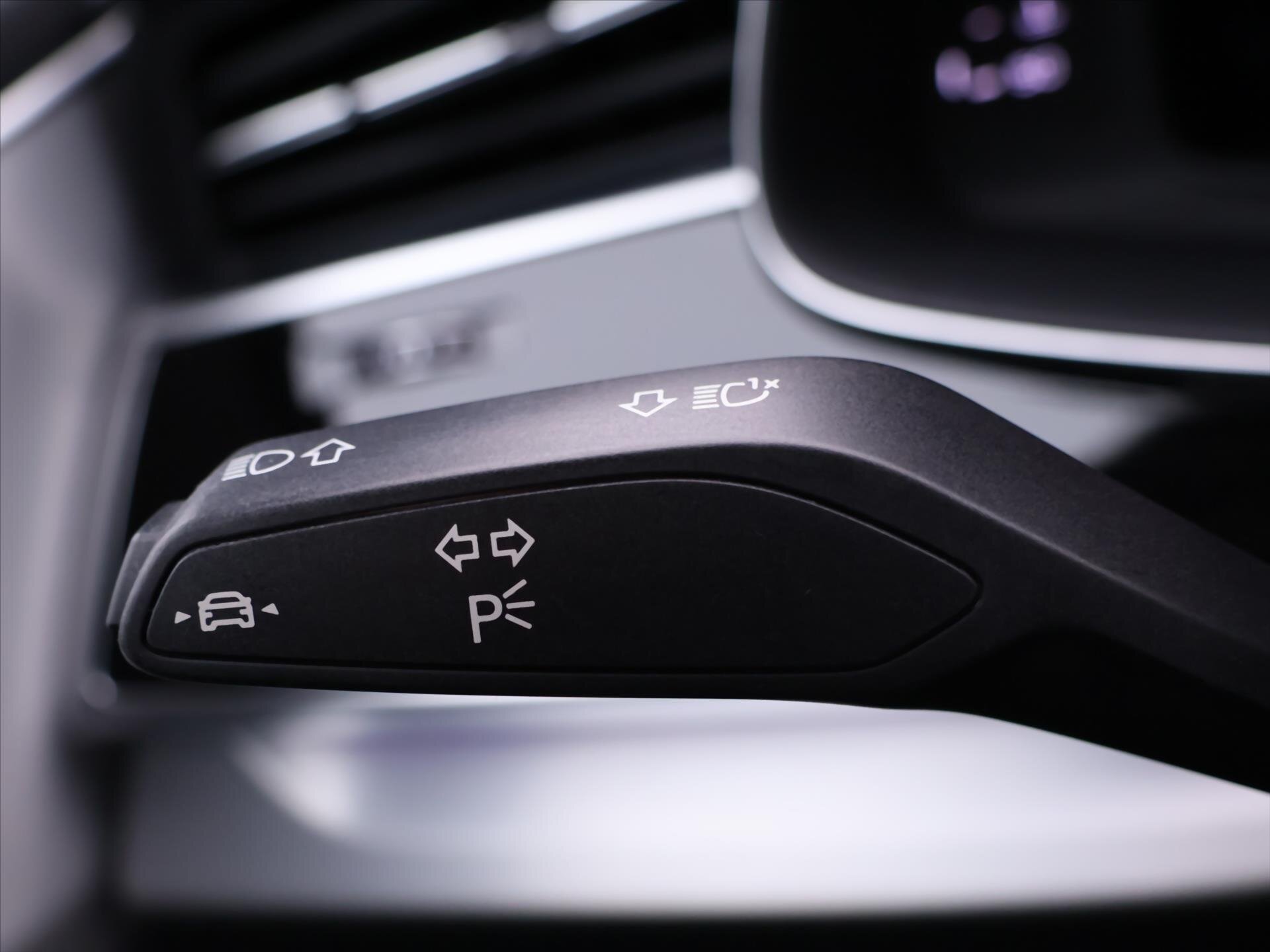 Audi Q8 SUV / Terénní 3,0 l 250 kw