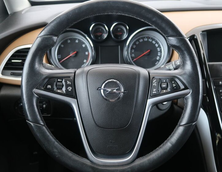 Opel Astra Sedan / Limuzína 1,6 l 100 kw