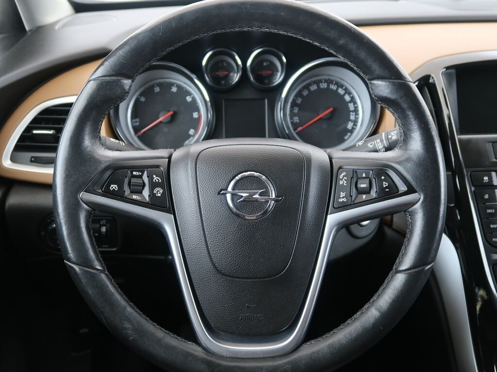 Opel Astra Sedan / Limuzína 1,6 l 100 kw