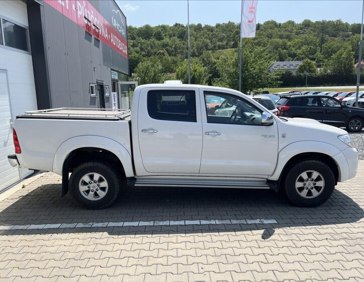Toyota Hilux 5