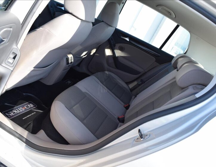 Volkswagen Golf Kombi 1,6 l 66 kw