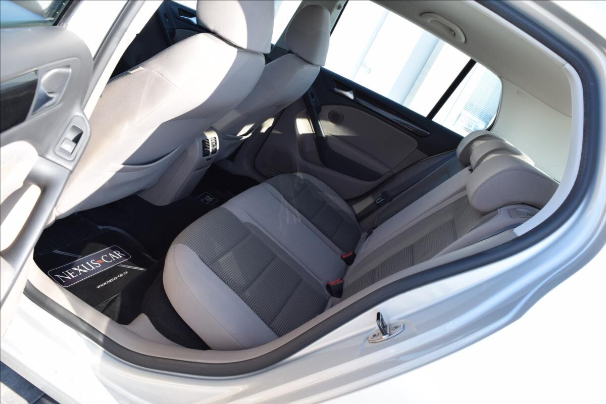 Volkswagen Golf Kombi 1,6 l 66 kw