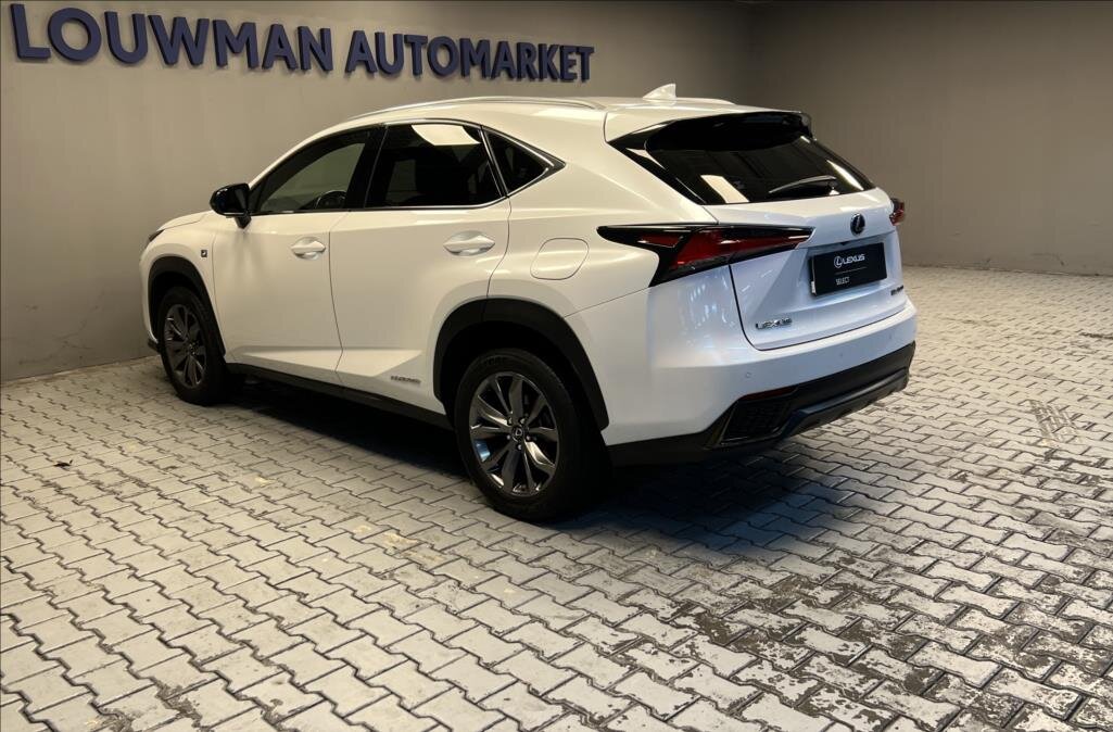 Lexus NX 300h SUV / Terénní 2,5 l 145 kw