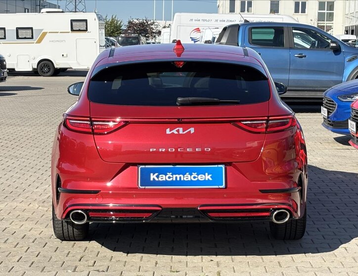 KIA ProCeed 4