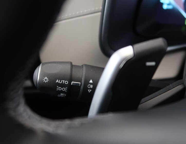 DS Automobiles DS9 Sedan / Limuzína 1,6 l 147 kw