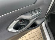 Toyota Yaris Cross 12