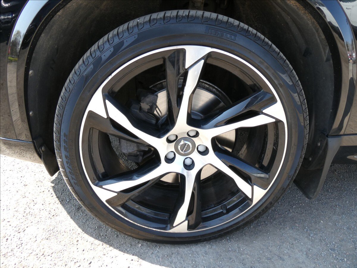 Volvo XC90 SUV / Terénní 2,0 l 228 kw