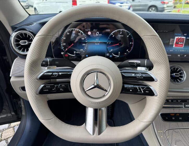 Mercedes-Benz Třídy E 8