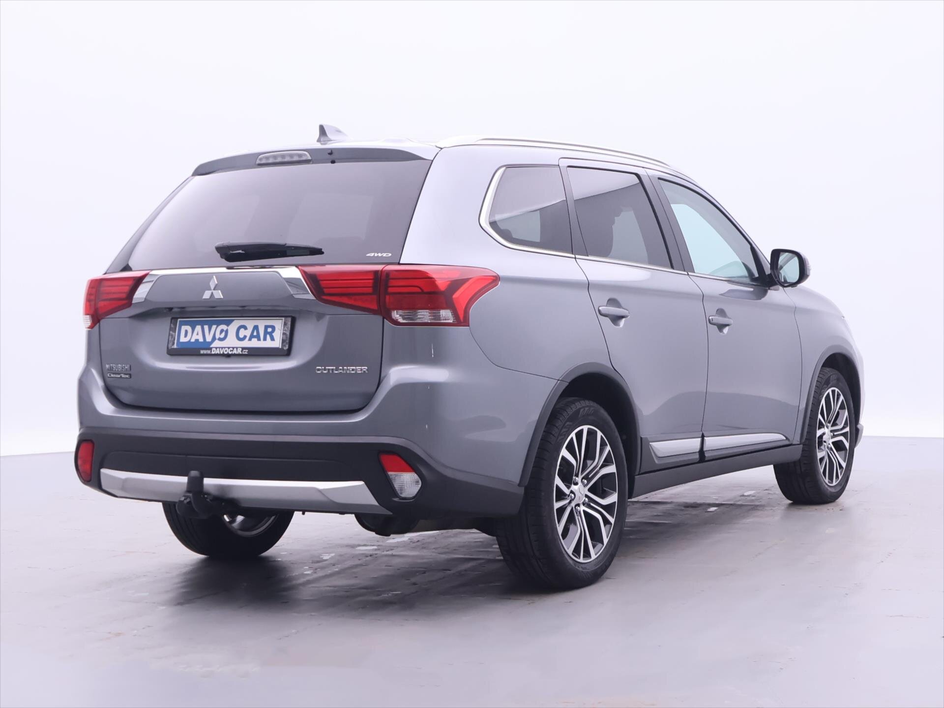 Mitsubishi Outlander SUV / Terénní 2,0 l 110 kw