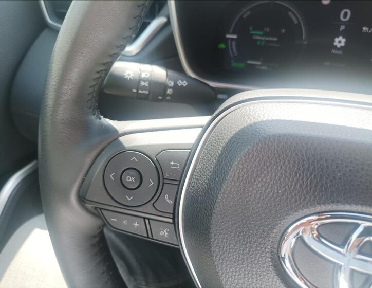 Toyota Corolla Cross 12