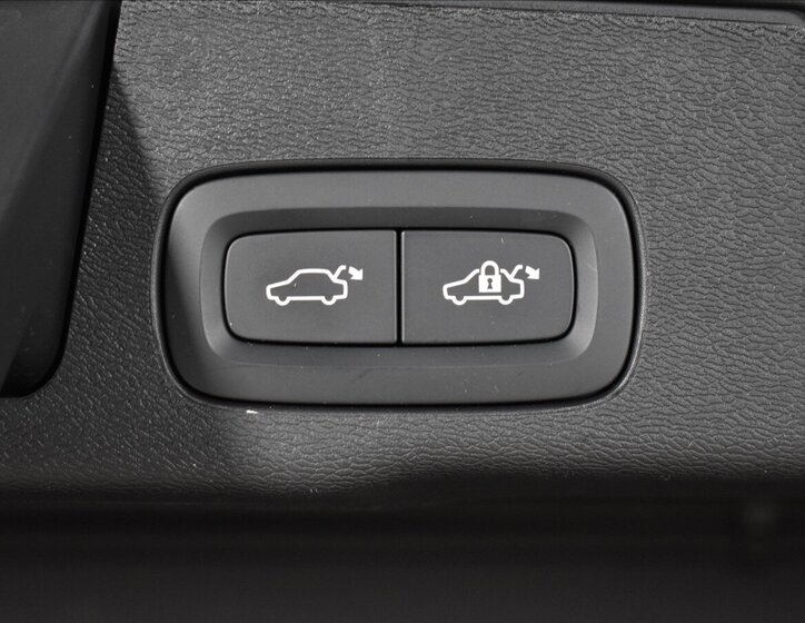 Volvo XC60 SUV / Terénní 2,0 l 184 kw