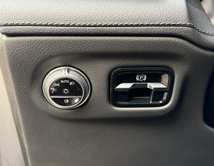 Mercedes-Benz EQS SUV / Terénní 0,0 265 kw