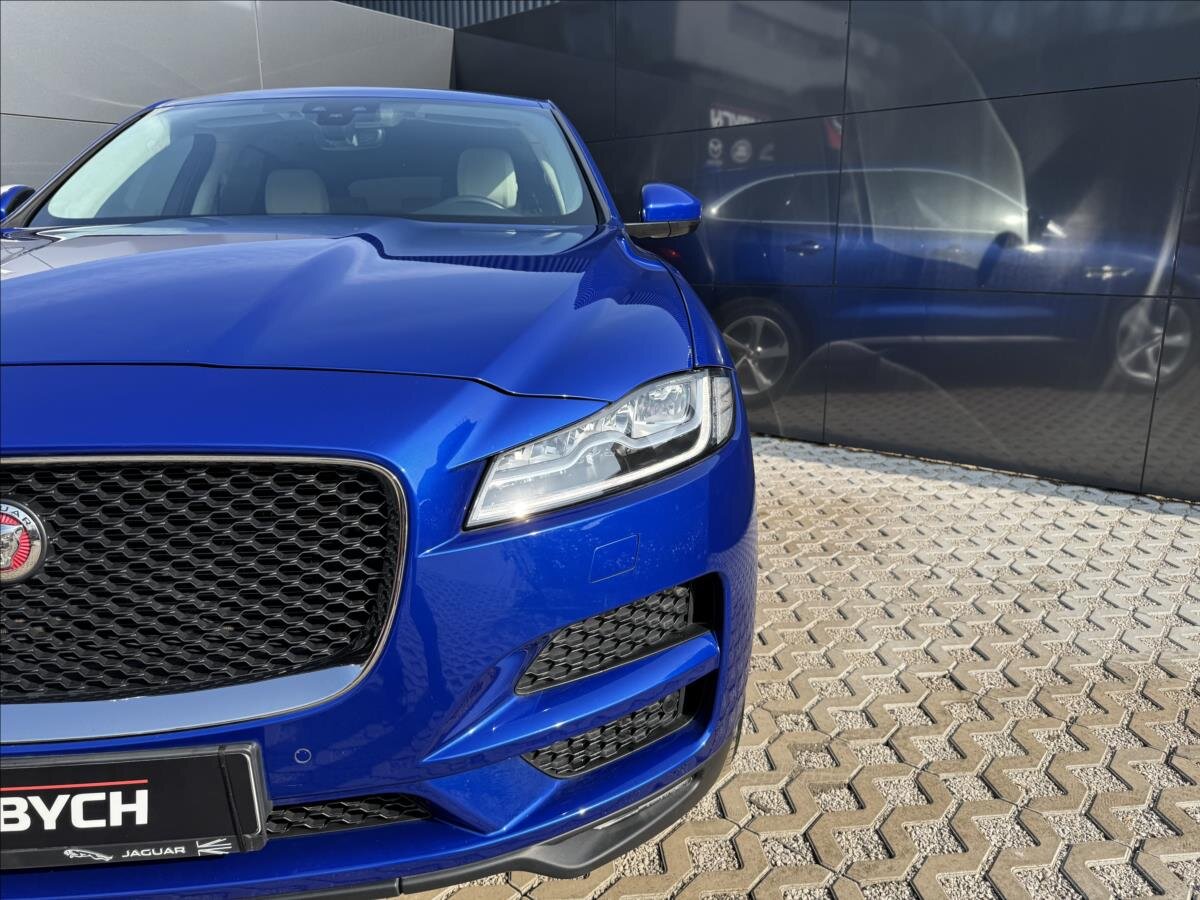 Jaguar F-Pace SUV / Terénní 2,0 l 132 kw