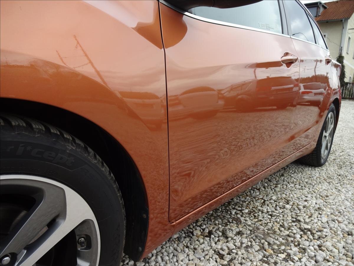 Hyundai i30 Kombi 1,6 l 99 kw