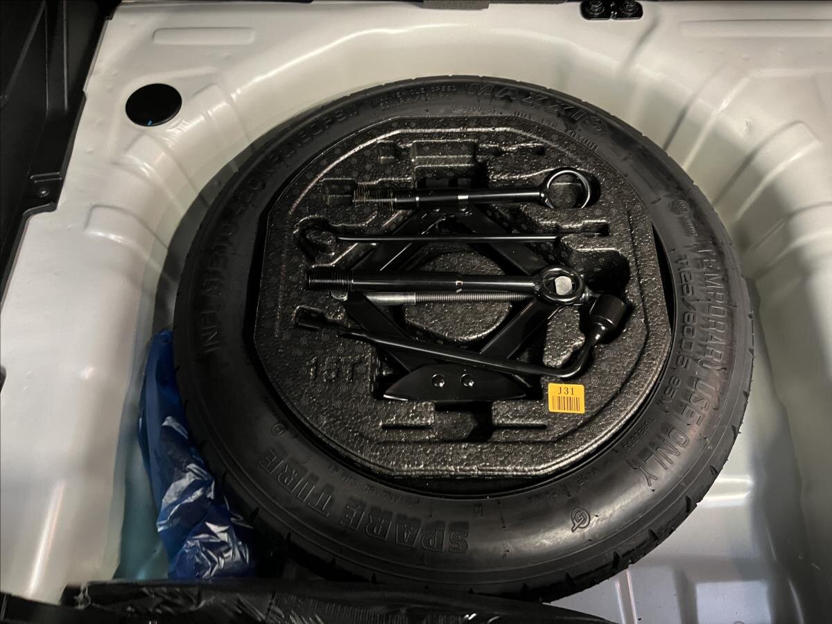 KIA Stonic SUV 1,2 l 61 kw