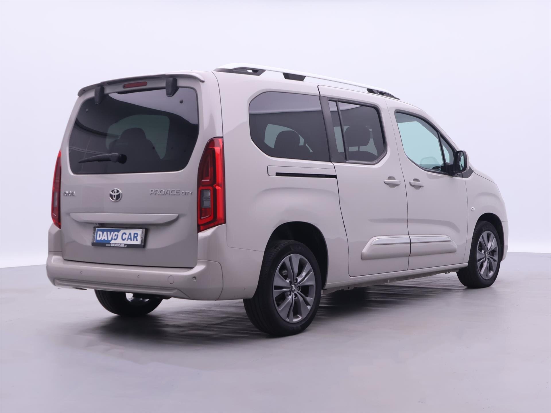 Toyota ProAce City Verso MPV 1,2 l 81 kw