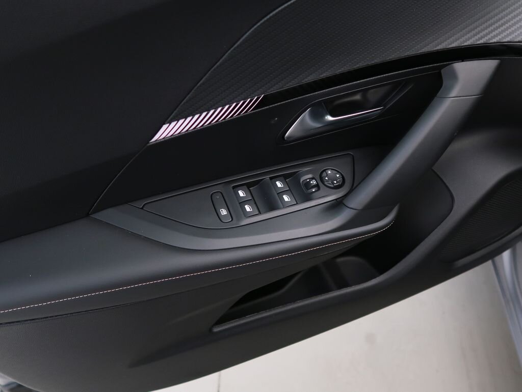 Peugeot 2008 SUV / Terénní 1,2 l 74 kw