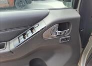 Nissan Pathfinder 10